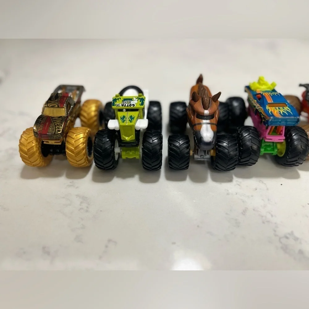 Monster Truck Toy Set - 6 Multicolor